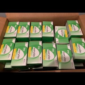 24 Packs of Tights, 2 Pair Pk. Size B, Model:14503